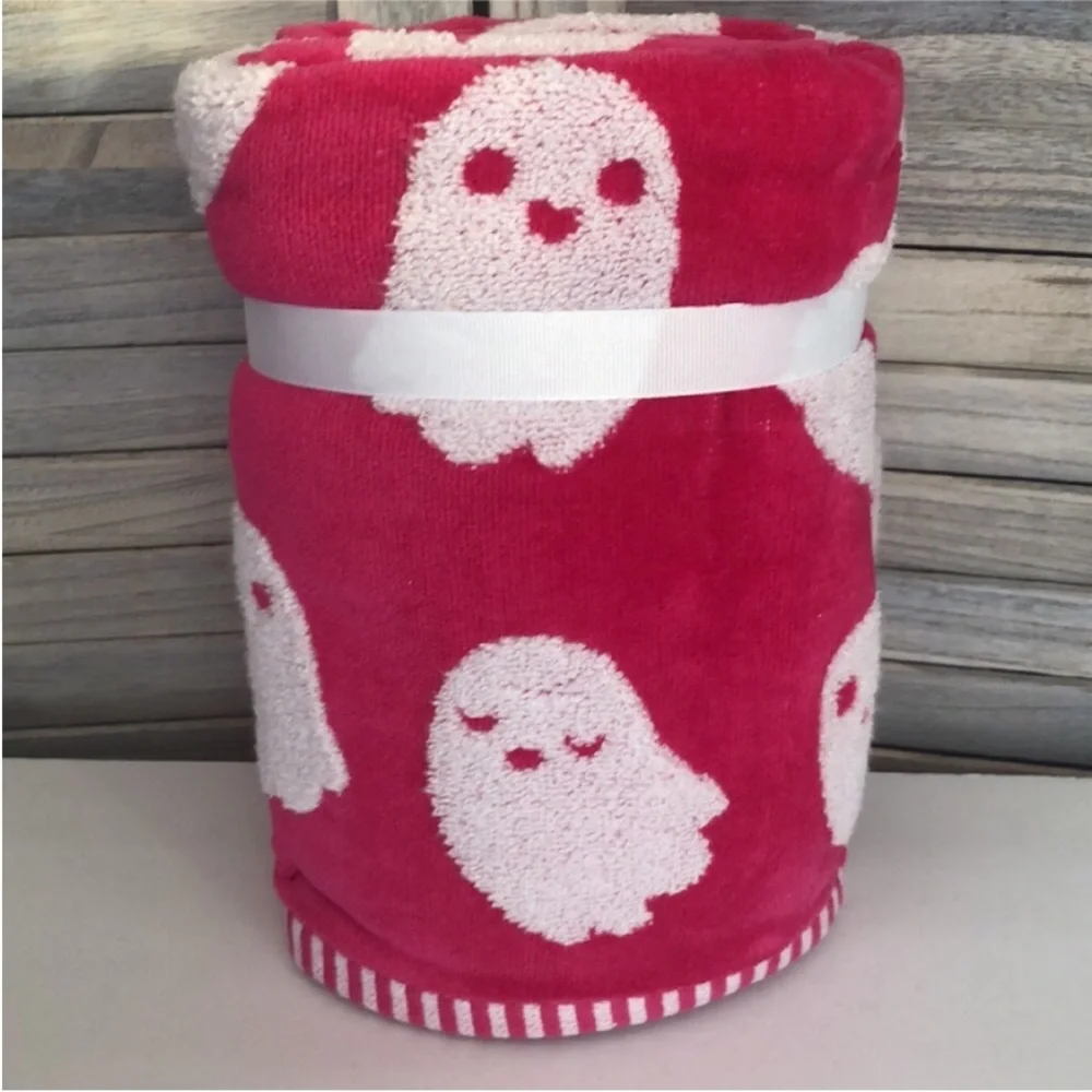 Pink Ghost Patterned Hand Towels Set of 2